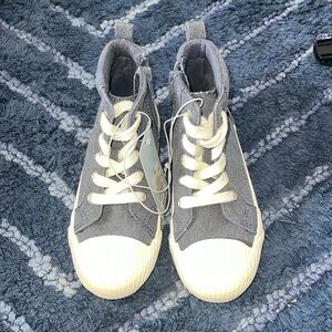 NWT high top sneakers